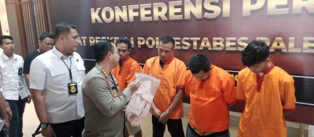 Komplotan Pengganda Uang Ditangkap Tipu Korban Warga Palembang