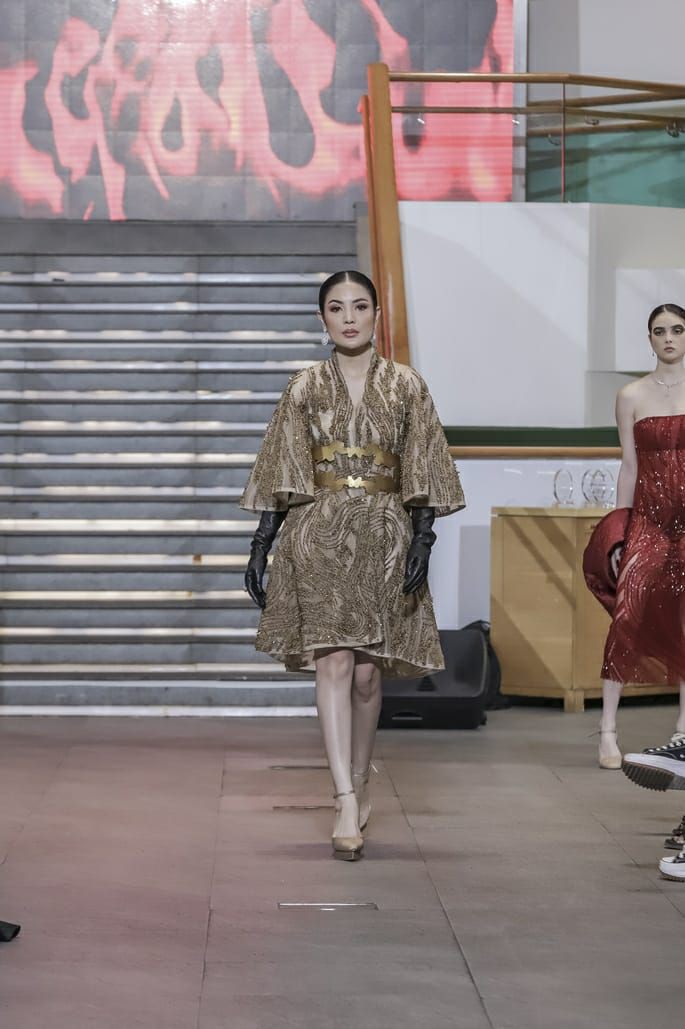 9 Koleksi Mewah Bertajuk Api dari Julianto, Hadirkan Kesan Feminin!