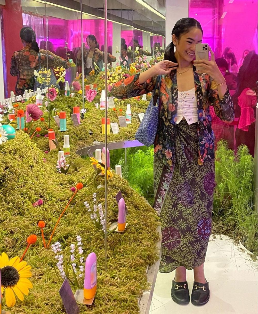 9 Kebaya Tradisional hingga Modern ala Rania Yamin, Aura Putri Keraton