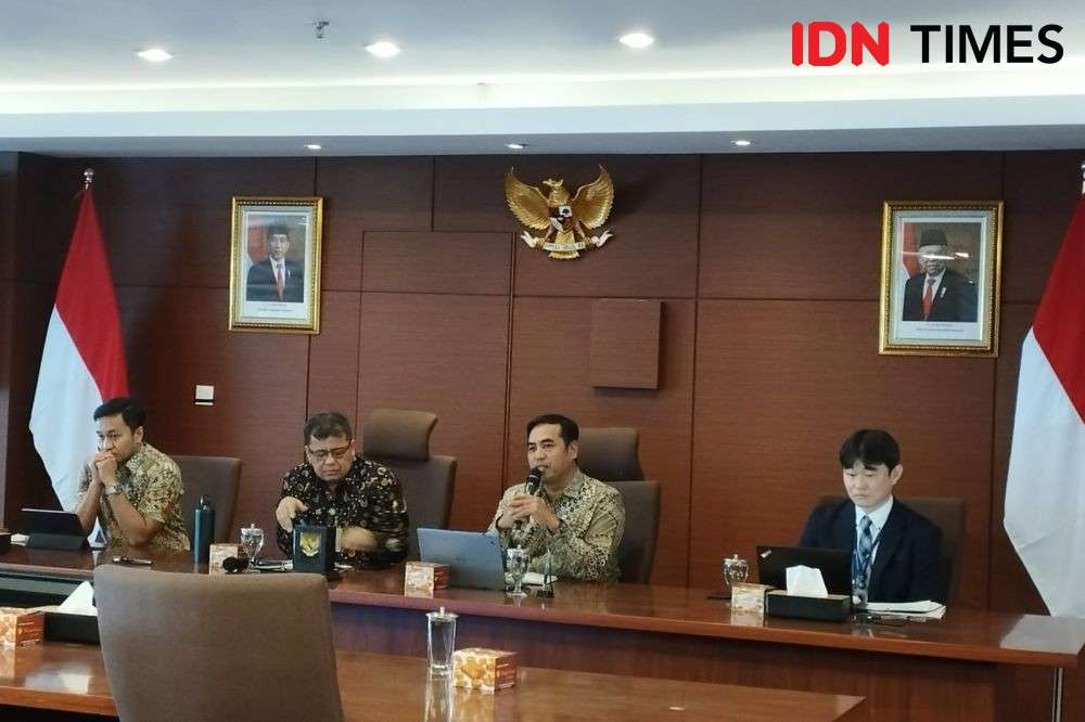 Luhut Mau Indonesia Pimpin Penanganan Sampah Plastik ASEAN