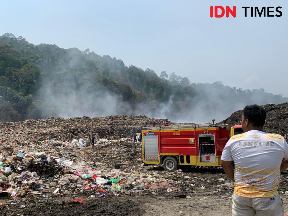 Direlokasi, Pemulung TPA Bakung Kini Punya Jadwal Khusus Cari Sampah