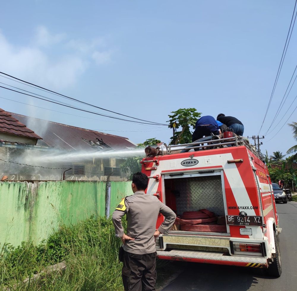 Gegara Puntung Rokok, Gedung Pramuka SMA di Pesibar Terbakar