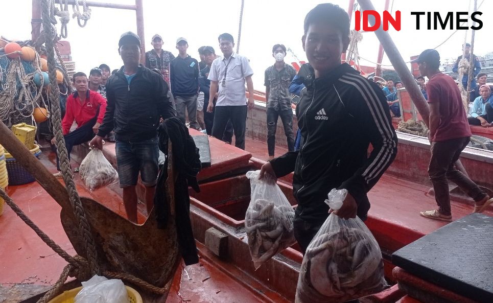 Anies: Ada Kapal Sipil Bersenjata Kawal Nelayan Asing di Natuna Utara