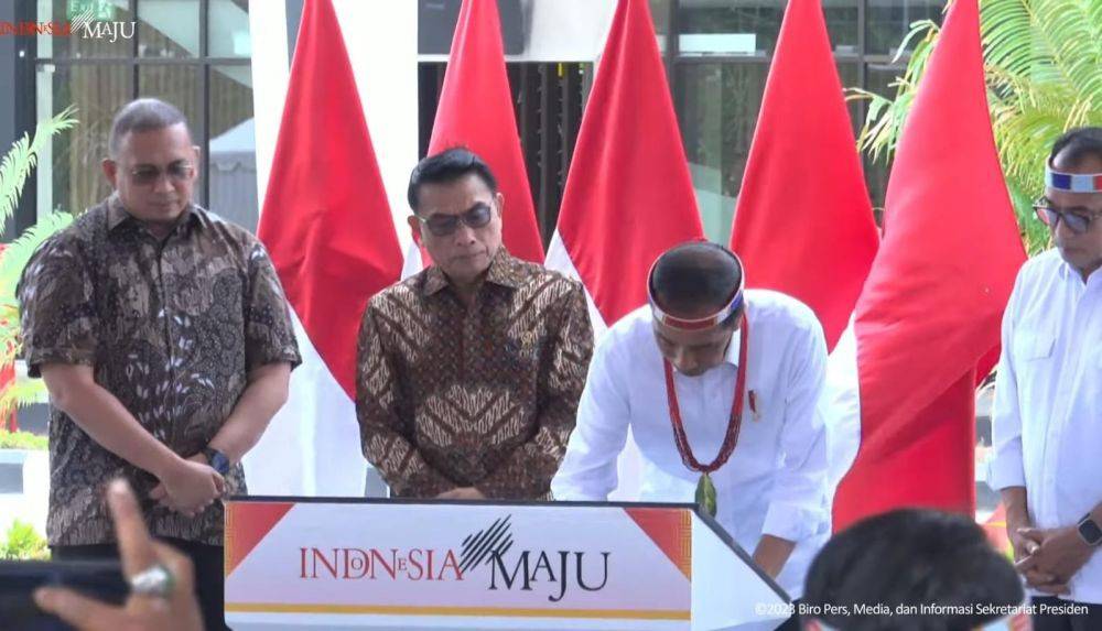 Jokowi Resmikan Bandara Di Mentawai