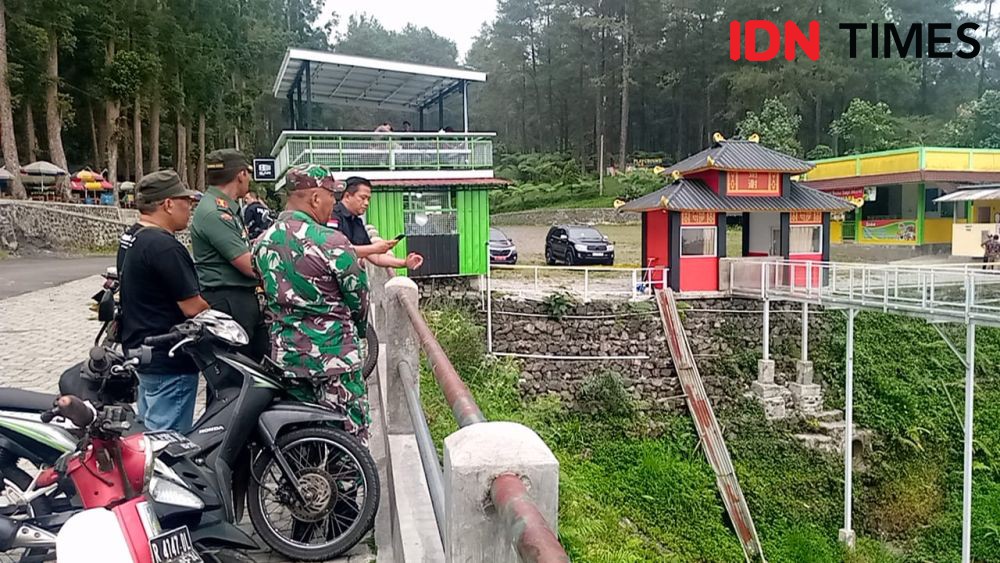Polisi Kumpulkan Bukti di Lokasi Jembatan Kaca yang Pecah di Banyumas 