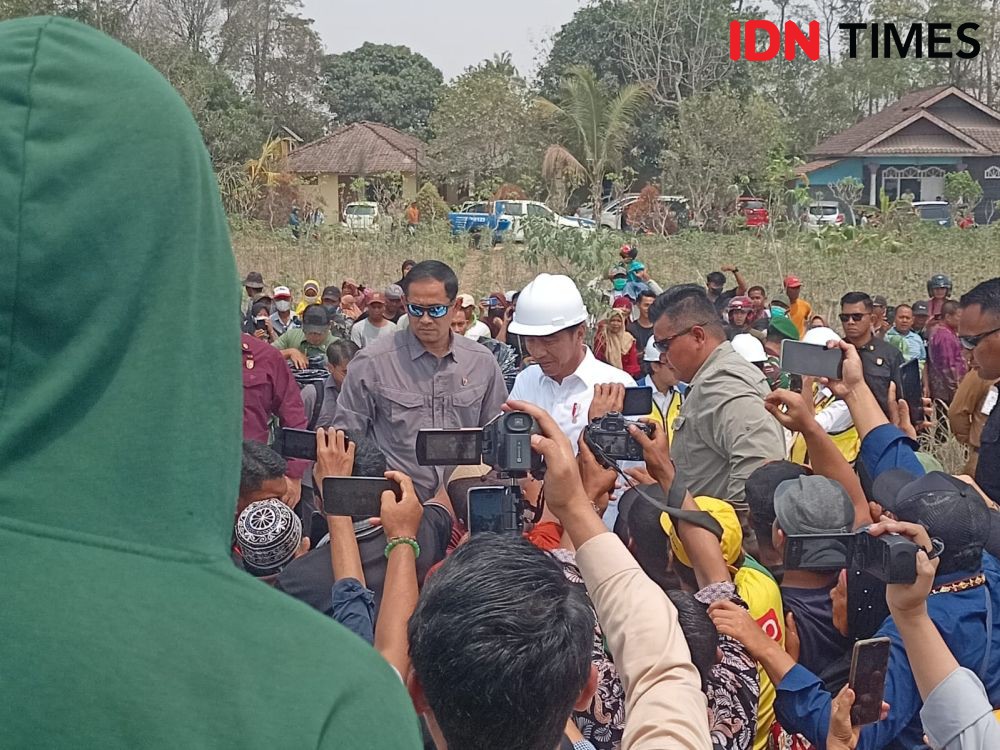 Tinjau Perbaikan Jalan di Lampung, Presiden: Gubernur Kejar-kejar