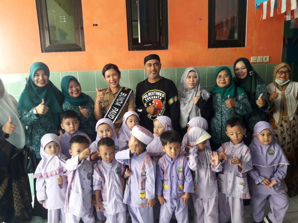 Cerita Polisi Surabaya Dirikan Sekolah untuk Anak Yatim