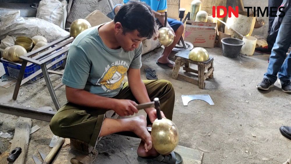 Gibran Kunjungi Sentra Kerajinan Tembaga di Selo Boyolali