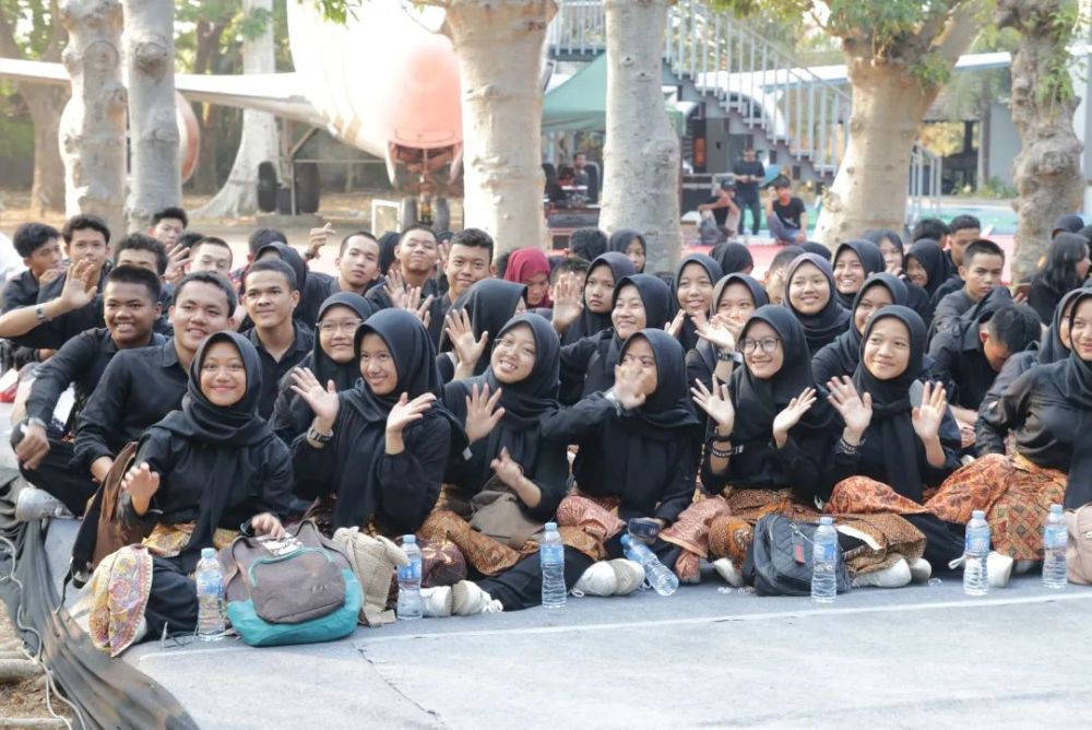 Pestraria, Ajak Anak Muda Lampung Belajar Tata Cara Berkain yang Benar
