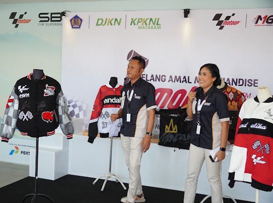 Jaket Bertanda Tangan Pembalap Top MotoGP Terjual Seharga Rp24,2 Juta 
