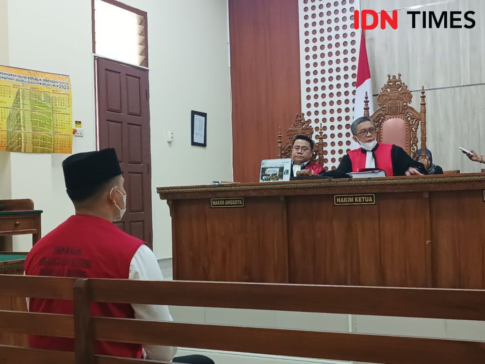 Terdakwa Eks Kasatresnarkoba Lamsel Nilai Dakwaan JPU Batal Demi Hukum