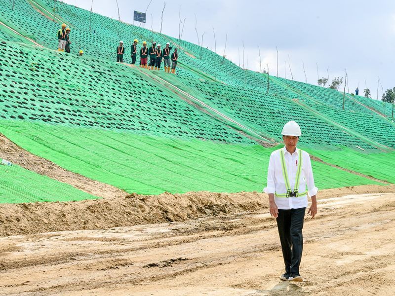 Presiden Jokowi Sebut Bandara IKN Sudah Bisa Dipakai pada Juni  2024