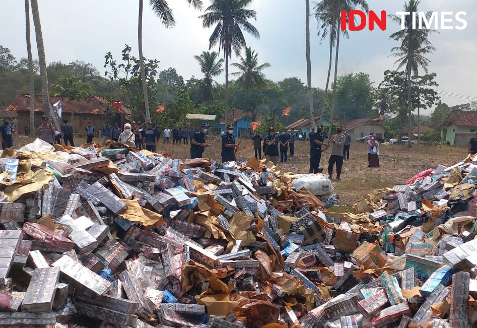 Bea Cukai Sumbagbar Musnahkan 7 Juta Batang Rokok Ilegal Rp8,6 Miliar