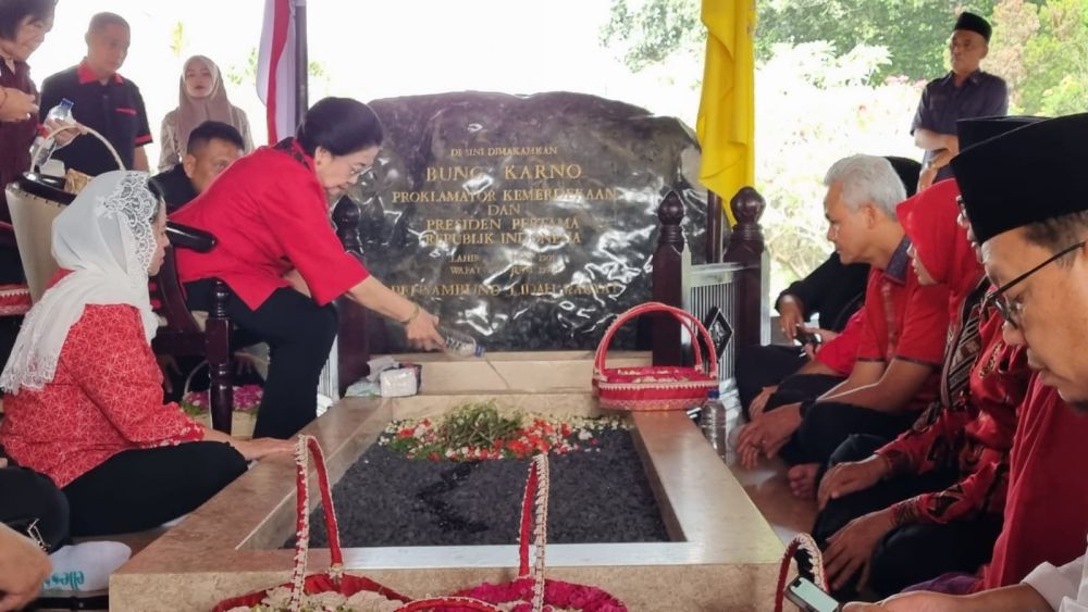 Megawati Ziarah ke Makam Bung Karno, Enggan Bahas Elektoral