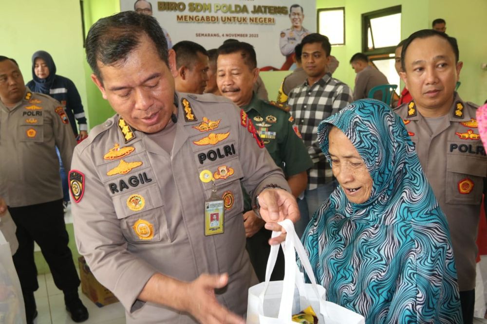 Polda Jateng Tanam Ribuan Trembesi dan Pohon Buah di Bumi Kemah Gunungpati