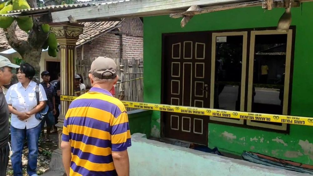 Pria di Kediri Ditemukan Tewas di Teras Rumah, Diduga Overdosis Miras