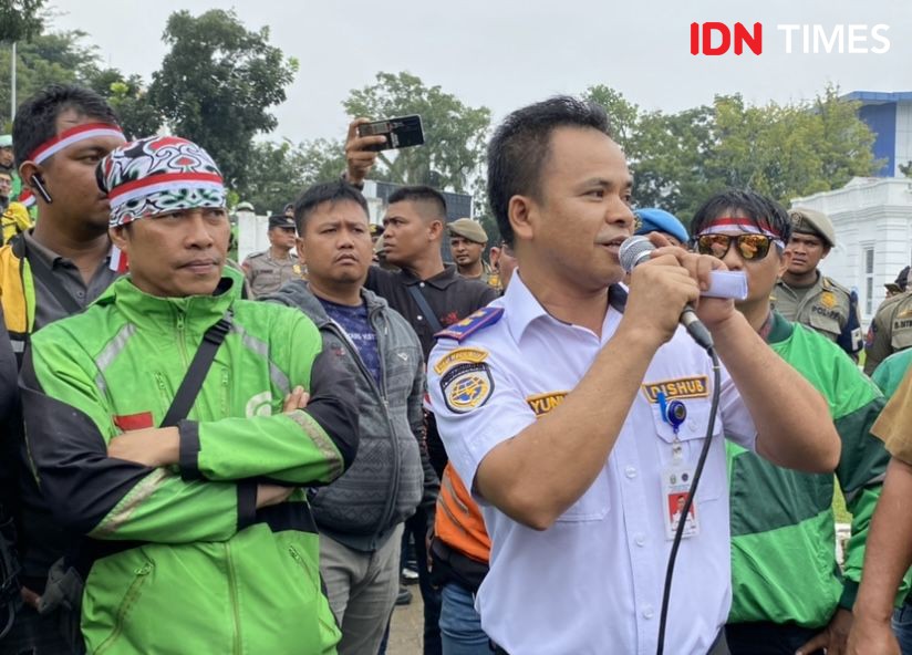 Protes Tarif Murah, Ratusan Driver Ojol Geruduk Kantor Gubernur Sumut