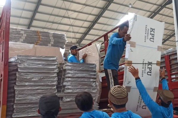 Logistik Pemilu 2024 Mulai Tiba Di Semarang, Pesta Demokrasi