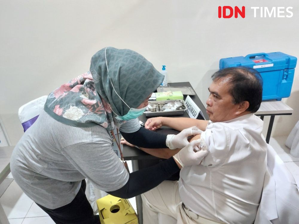 Menkes Jalani Imunisasi Hepatitis B di RSUD Kabupaten Tangerang