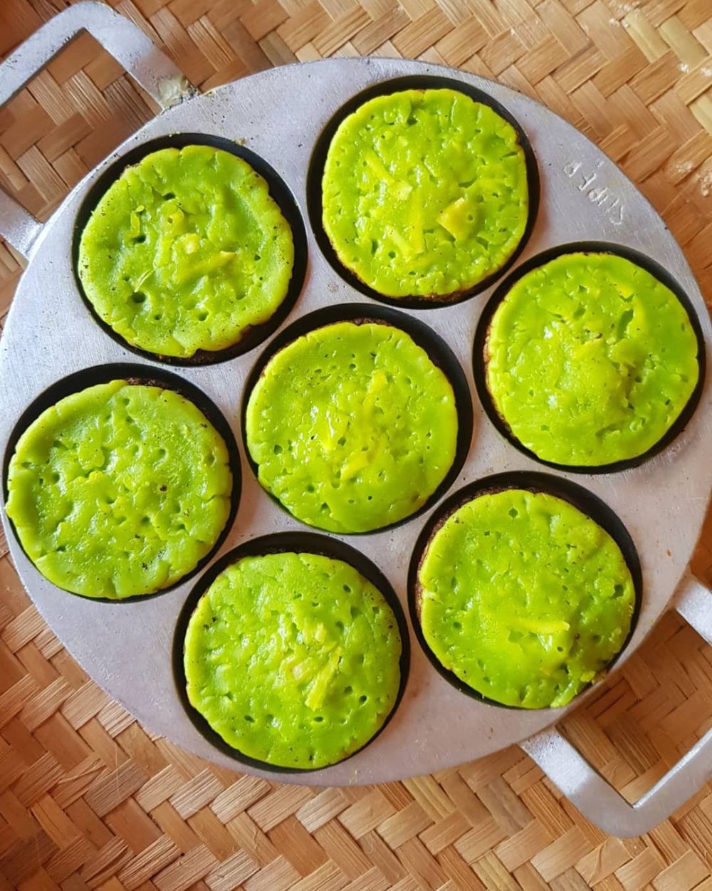 Resep Kue Lumpur Pandan Lumer Yang Meleleh Di Mulut