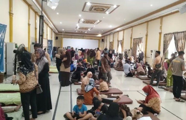 Ratusan Siswa SD dan SMP di Prabumulih Keracunan Makan Kue Sus