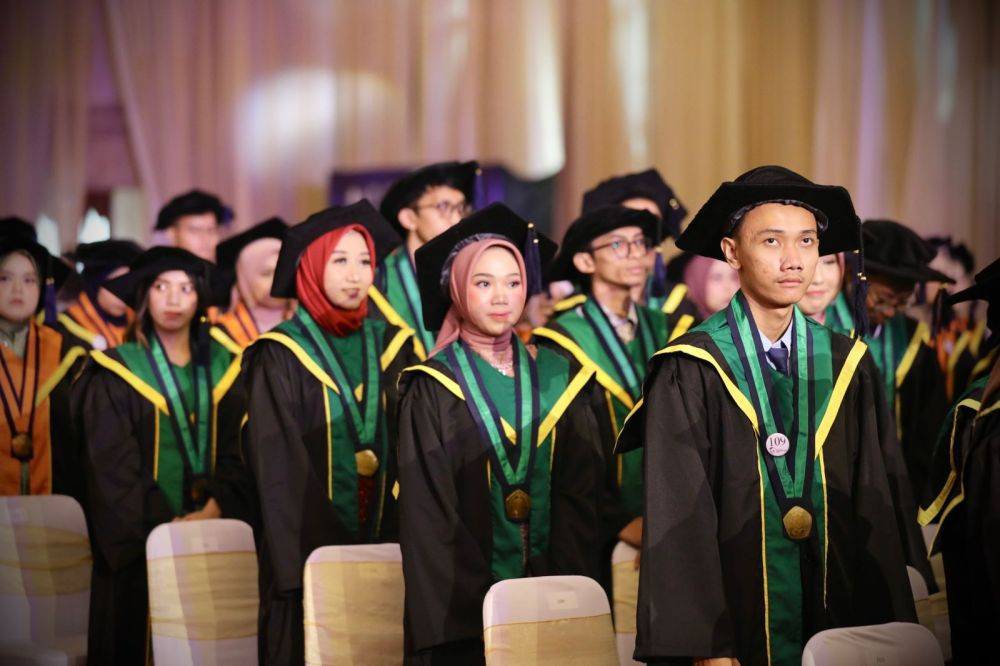 Gelar Wisuda Tahun Akademik 2023/2024, Polteknaker Luluskan