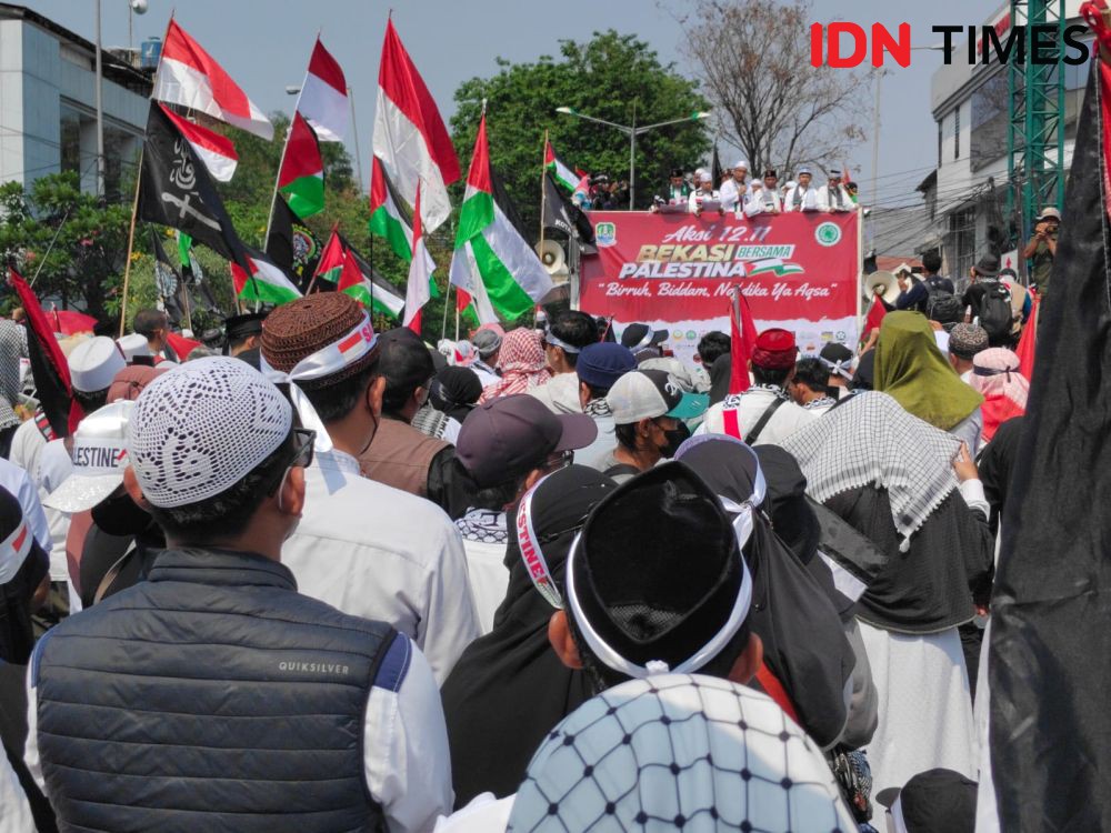 7 Potret Aksi Bela Palestina Saat CFD Di Bekasi