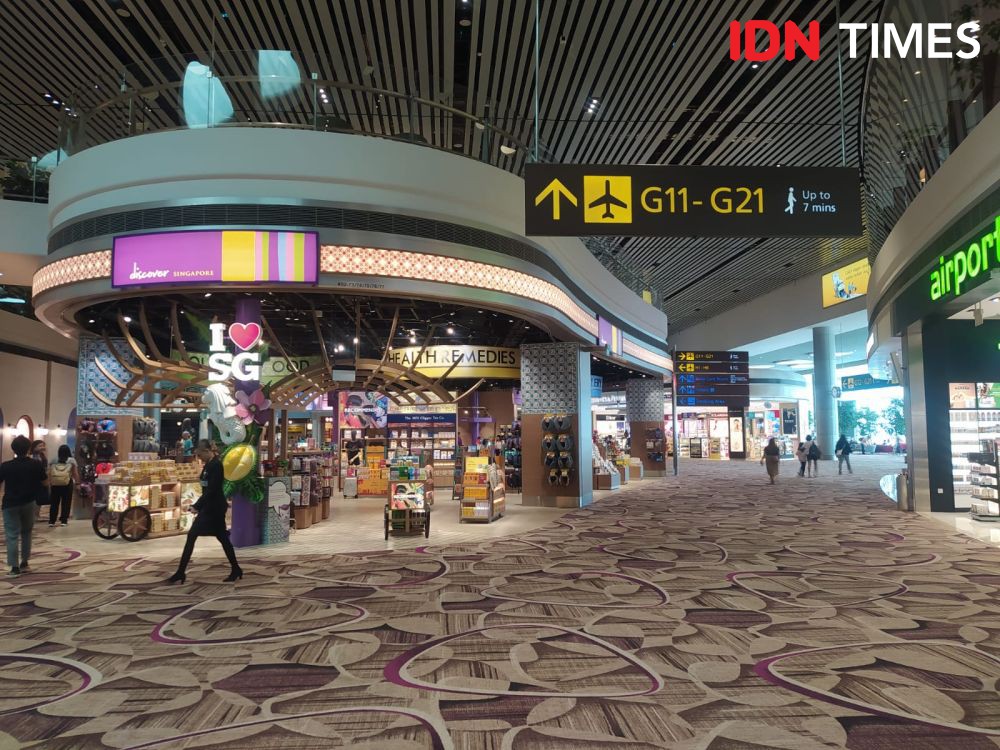 Melihat Fasilitas Mutakhir Terminal 2 Bandara Changi, Ada Wonderfall!