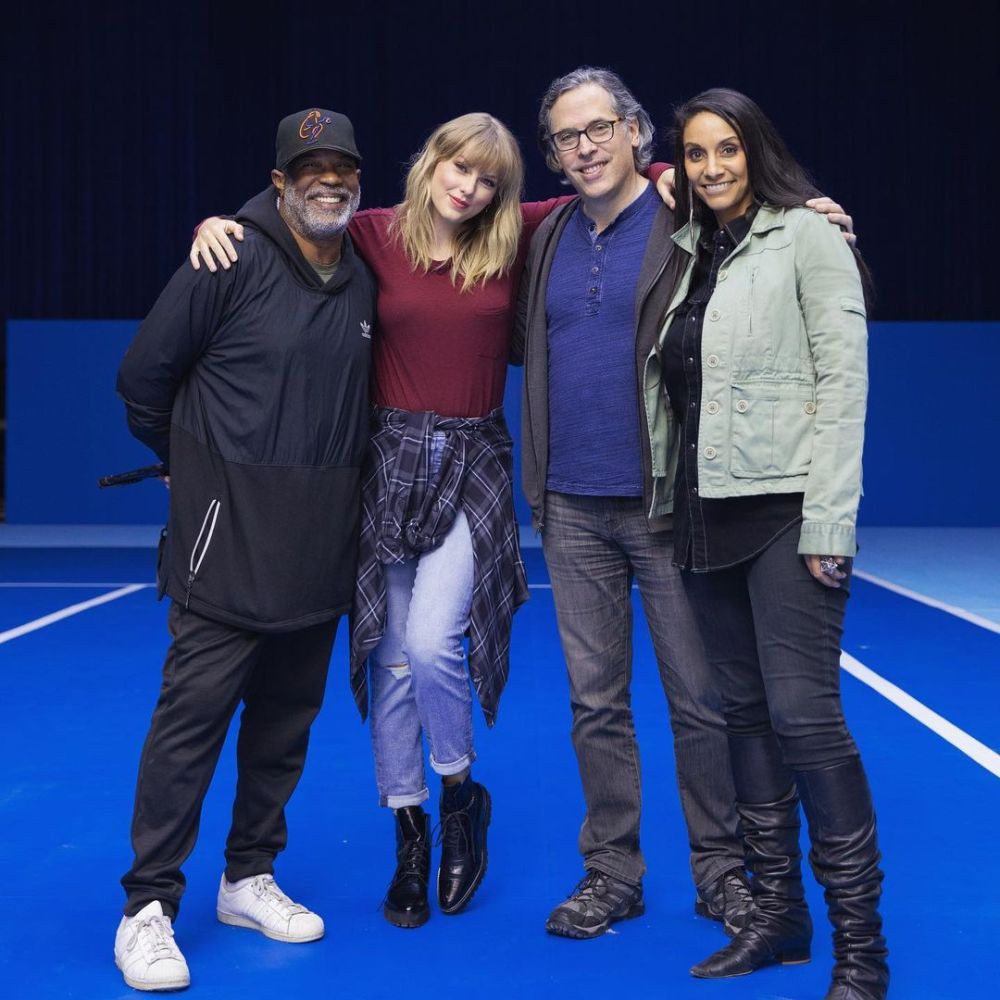 14 OOTD Casual Taylor Swift, Pacar Travis Kelce