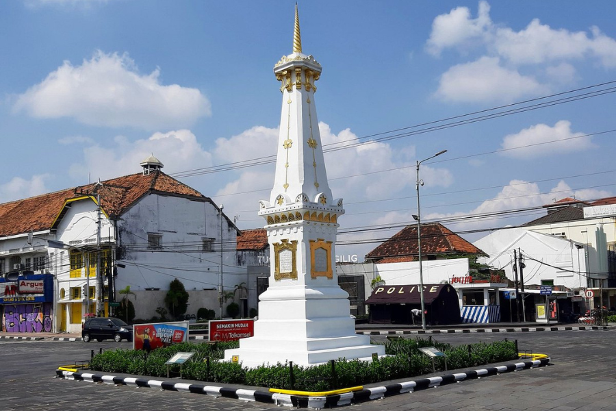 [QUIZ] Tebak Nama Kota di Pulau Jawa Berdasarkan Ikon Wisatanya Ini!