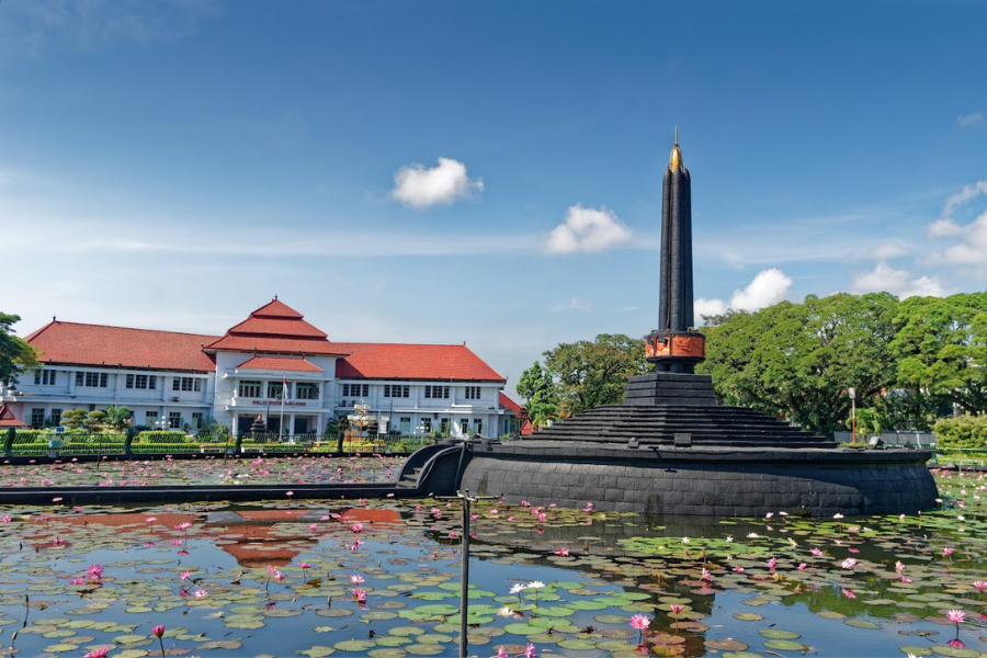 [QUIZ] Tebak Nama Kota di Pulau Jawa Berdasarkan Ikon Wisatanya Ini!