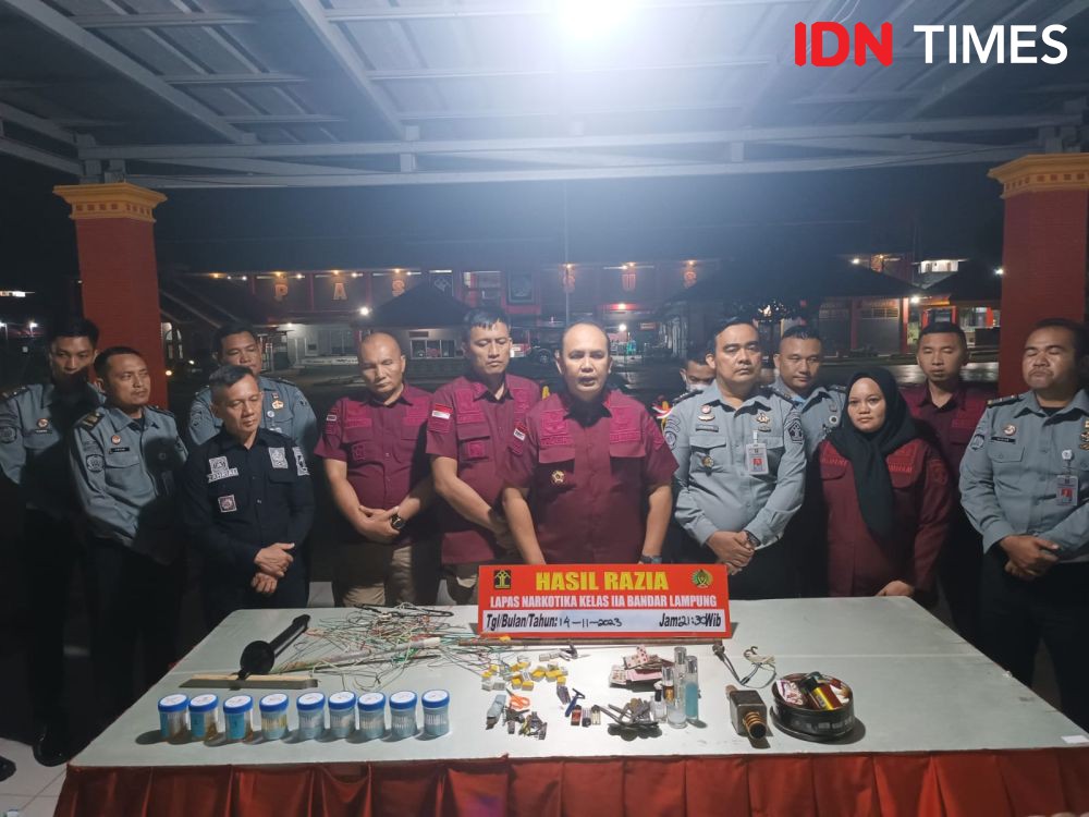 Razia Lapas Narkotika Bandar Lampung, Temukan Linggis hingga Remi