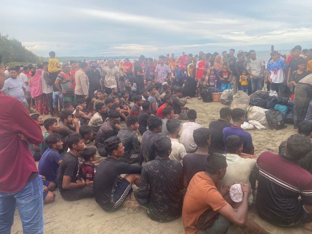 Dua Kapal Bawa 370 Rohingya Mendarat di Pidie