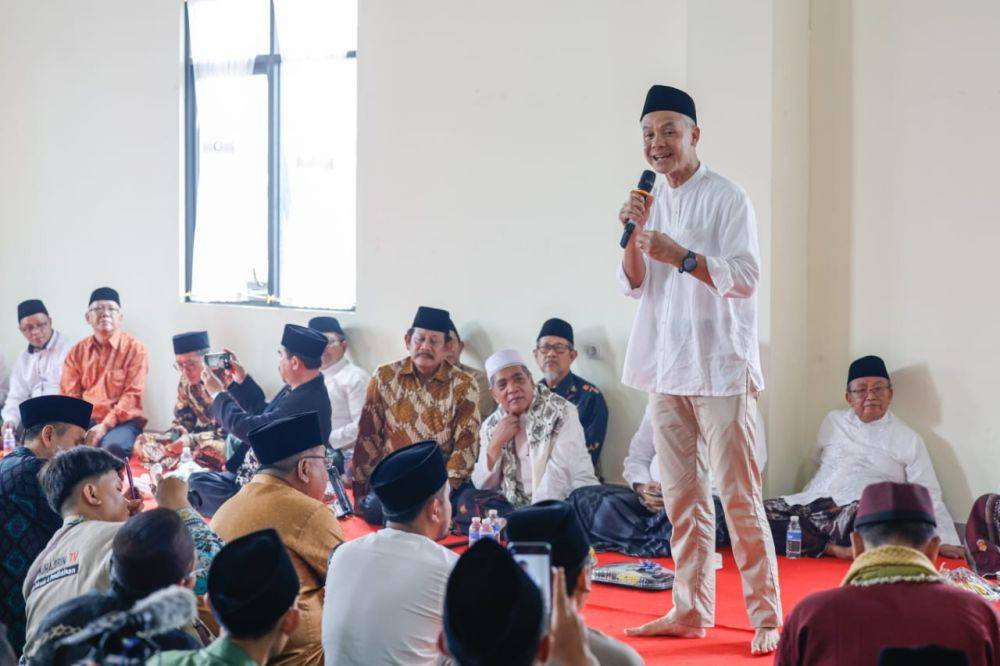 Bertemu Ulama Se-Jabar, Ganjar Janji Sejahterakan Guru Agama