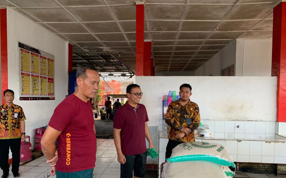 Kadivpas Cicipi Tempe yang Dihidangkan Buat Napi Kedungpane: Harus Layak Konsumsi