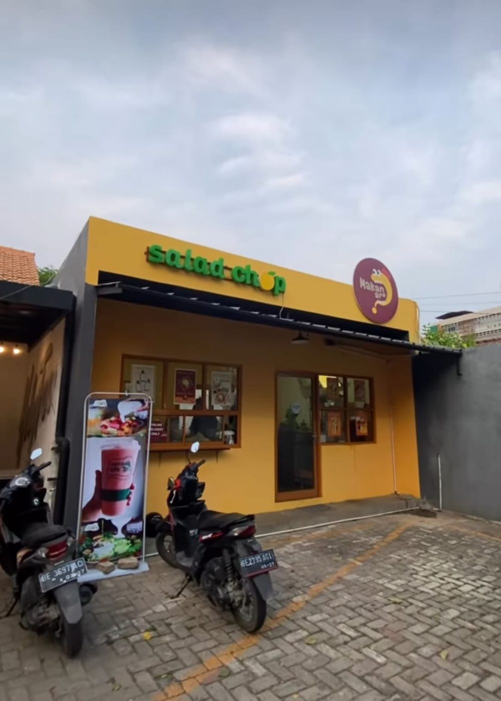 Konsep Baru Kafe Healthy Salad Chop Bandar Lampung, Cozy Abis!