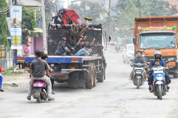 Pemprov Jabar Lakukan Pembatasan Truk di Parung Panjang!