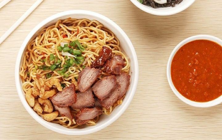 7 Rekomendasi Bakmi Babi di Bandung yang Wajib Kamu Coba