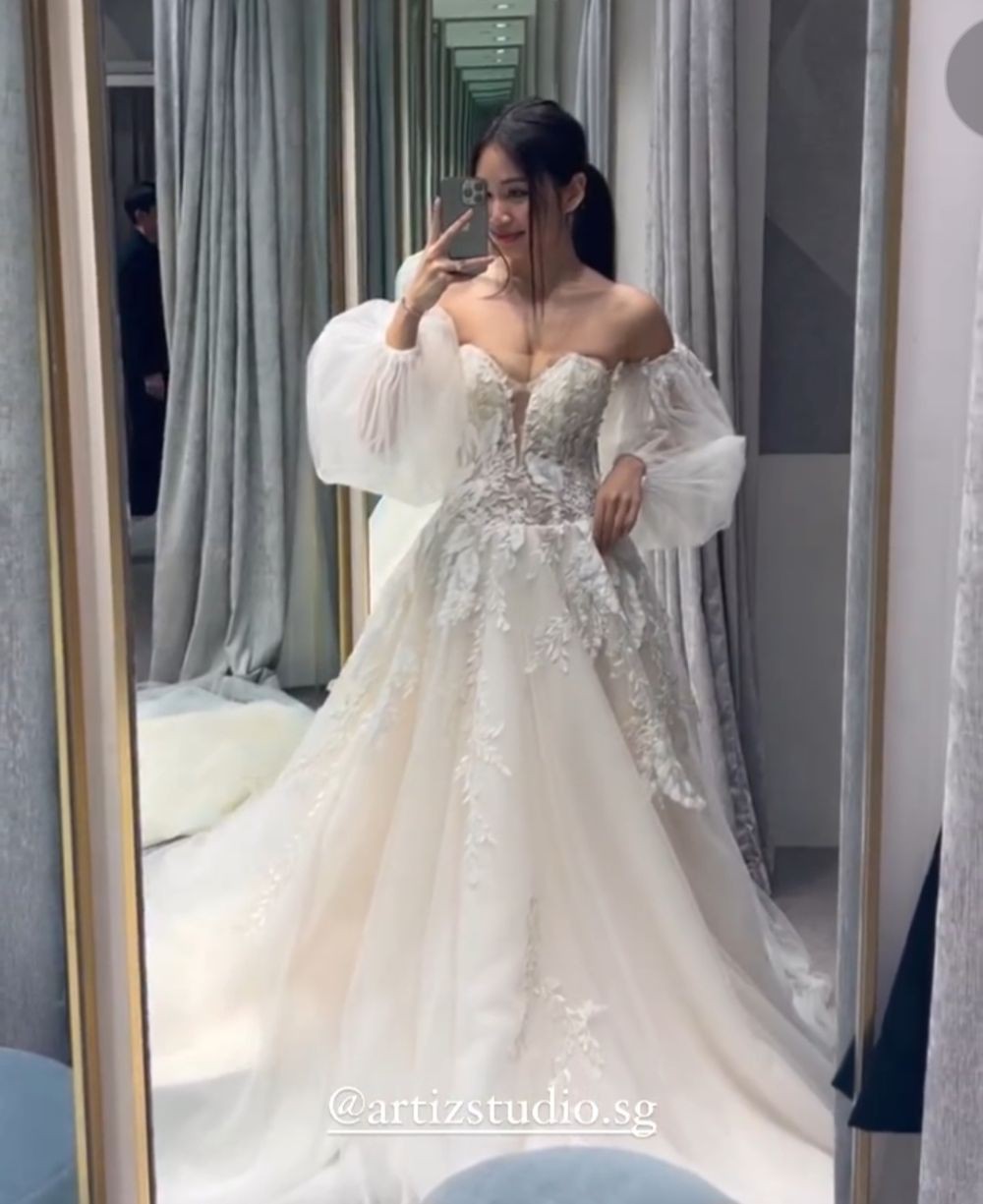 10 Inspirasi Dress ala Grace Glazee, Glamor untuk Prom Night