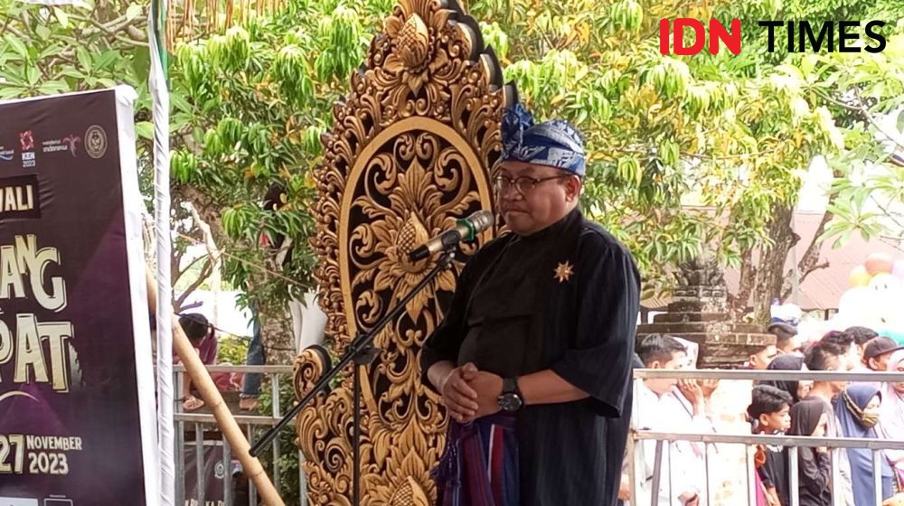 Tradisi Perang Topat, Suku Sasak dan Bali di Lombok Tumpah Ruah