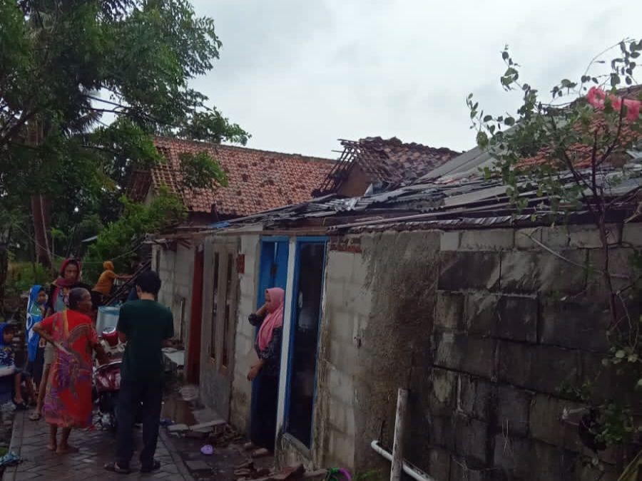 Angin Puting Beliung Terjang Ratusan Rumah di Kabupaten Tangerang