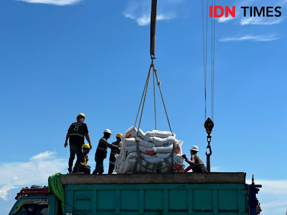 3.900 Ton Beras dari Vietnam Masuk Kalbar, Stok untuk Natal Aman