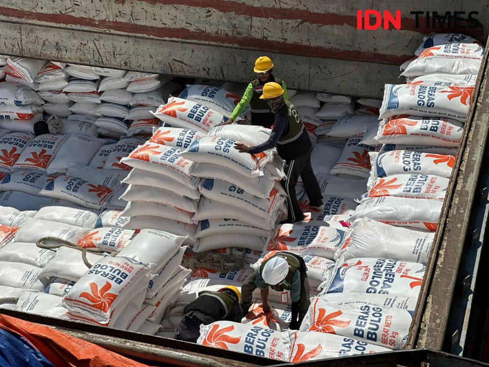 3.900 Ton Beras dari Vietnam Masuk Kalbar, Stok untuk Natal Aman