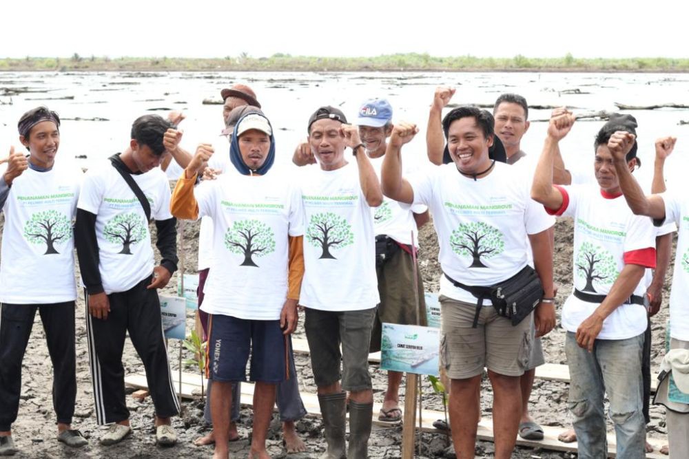 Pelindo Multi Terminal Tanam 8 Ribu Mangrove di Desa Sungai Undang