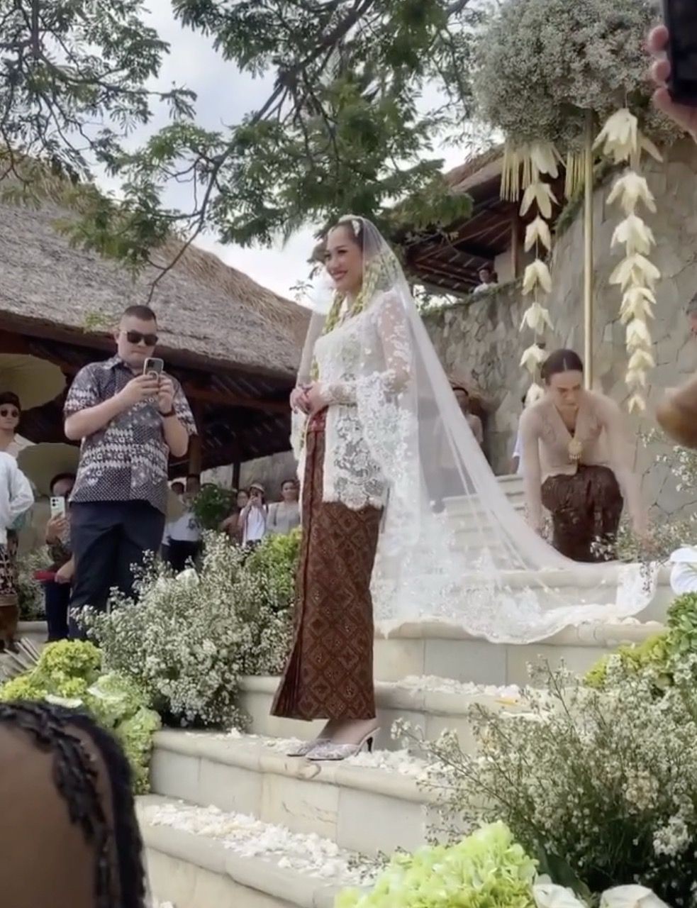 Potret Pernikahan Bcl Dan Tiko Aryawardhana Di Bali Akad Nikah Pakai