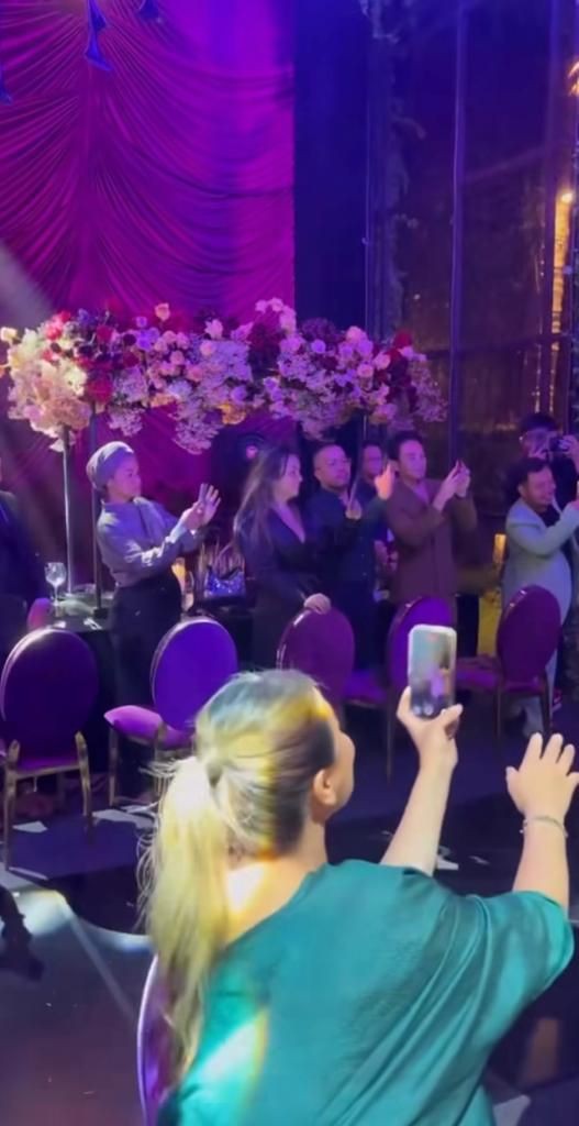 7 Dekorasi Resepsi Pernikahan Bunga Citra Lestari, Glamour!