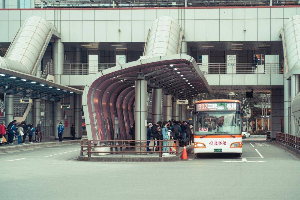 5 Etika Dalam Menggunakan Transportasi Umum, Wajib Tahu!