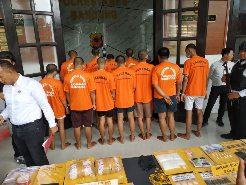 Pria di Bandung Diciduk Polisi karena Punya 2.000 Gram Sabu