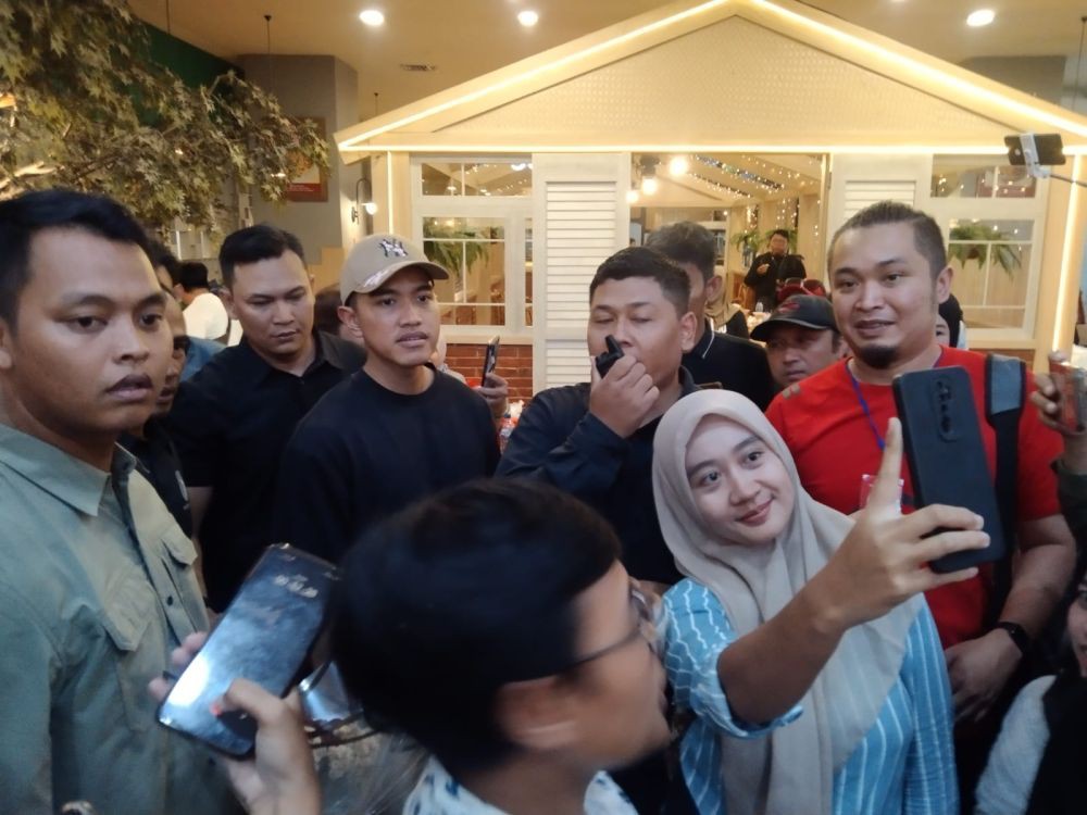 Kaesang Safari Politik di Malang, Kunjungi Pesantren hingga Mal