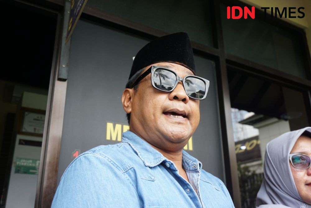 Paman Usman Dampingi Lurah Laporkan Ade Armando ke Polisi